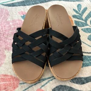 Skechers Women's Black ArchFit Beverlee Sandals